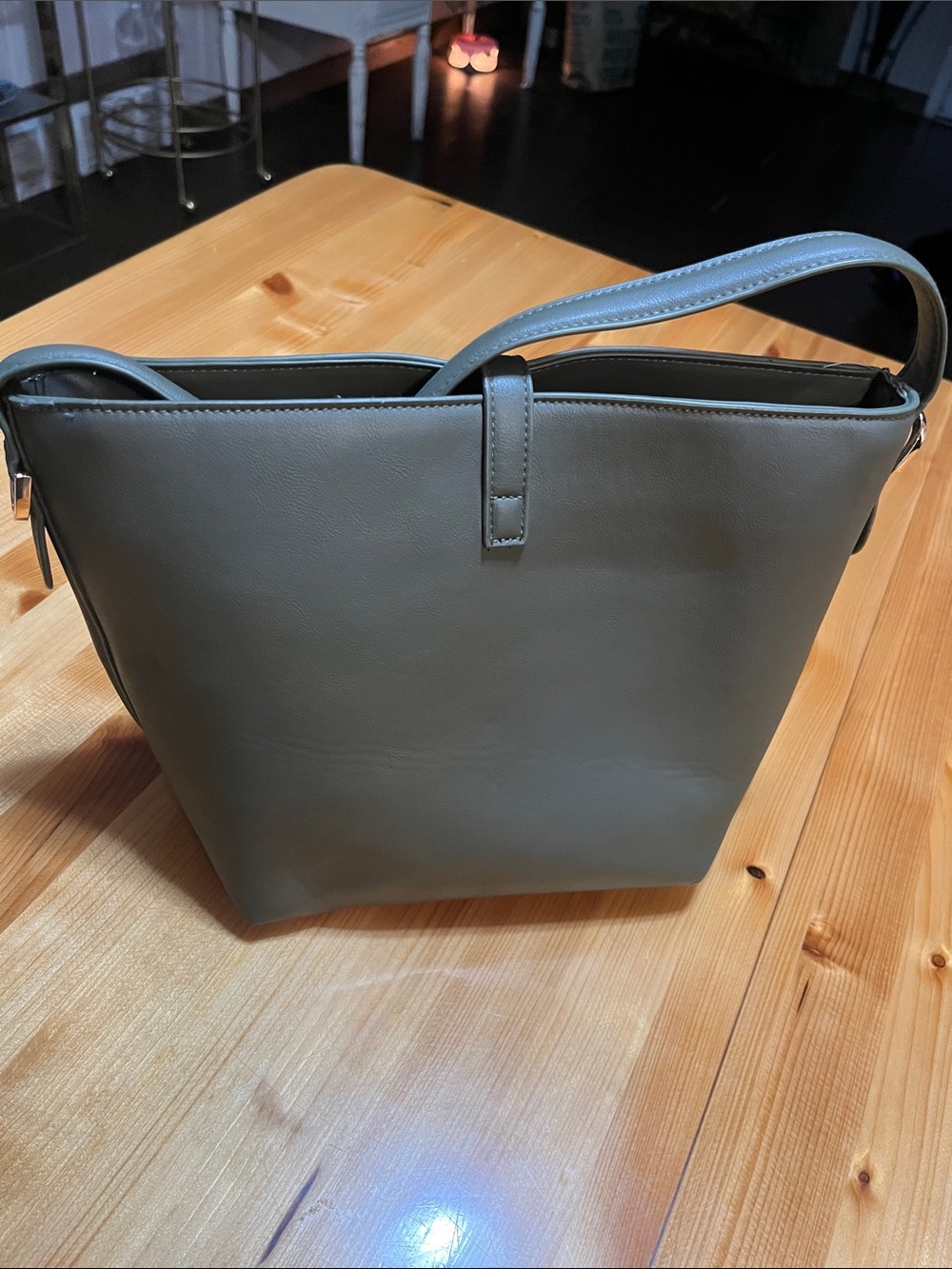 Olive Green Women’s small Bag - Picture 2 of 3